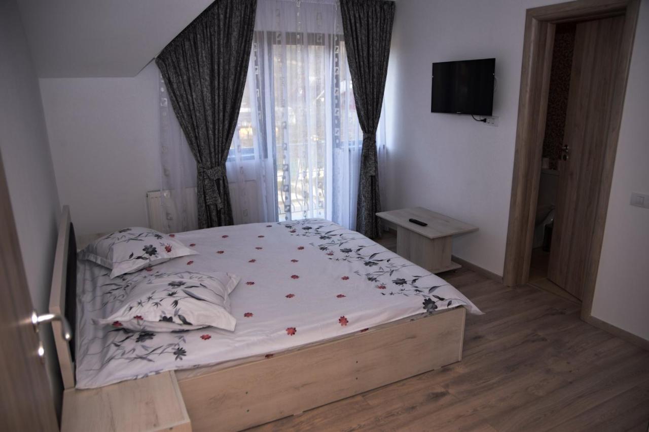 New House Hotel Curtea De Arges Exterior photo